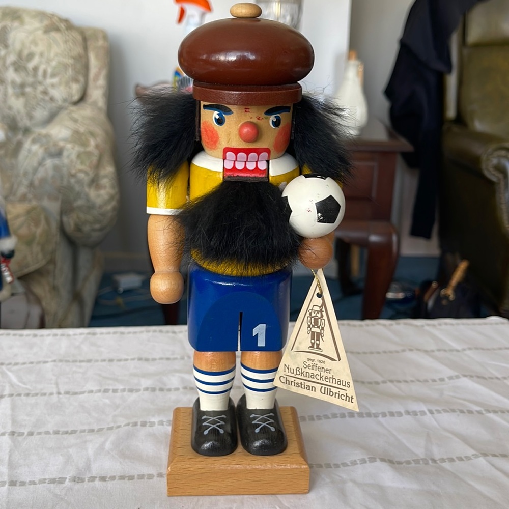 Nutcracker Vintage Wooden 9.5" Sn Germany Soccer Player #1 With Ball!!